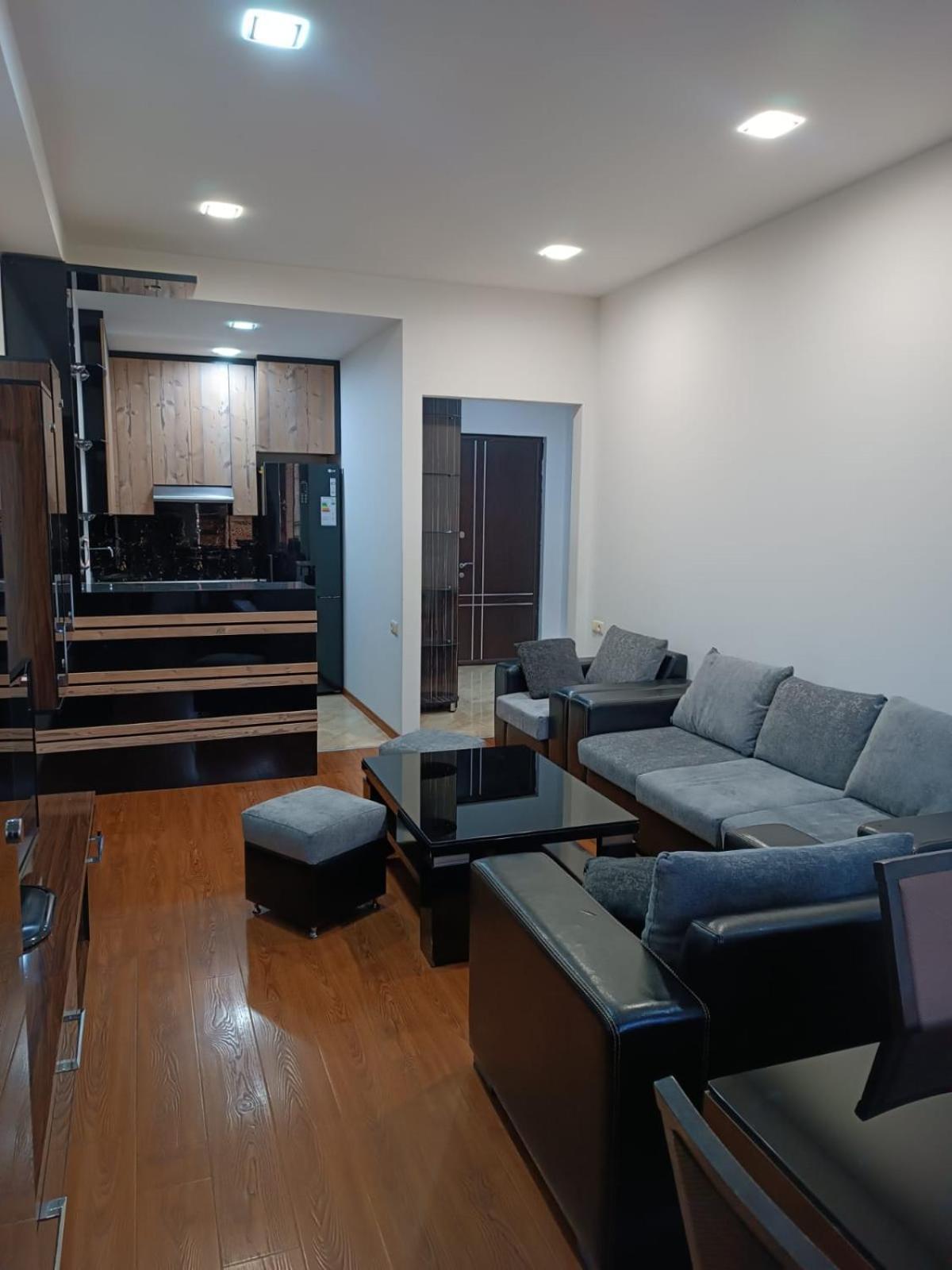Rent Inn Yerevan On Buzand Street Exterior photo